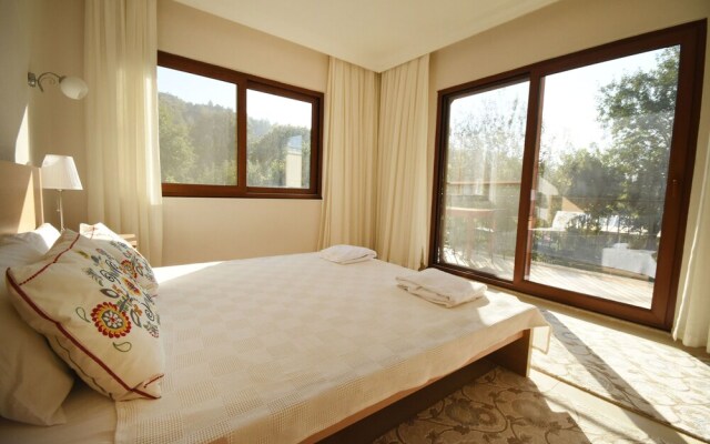 Villa Hakan 2 by Helaltatilvillari