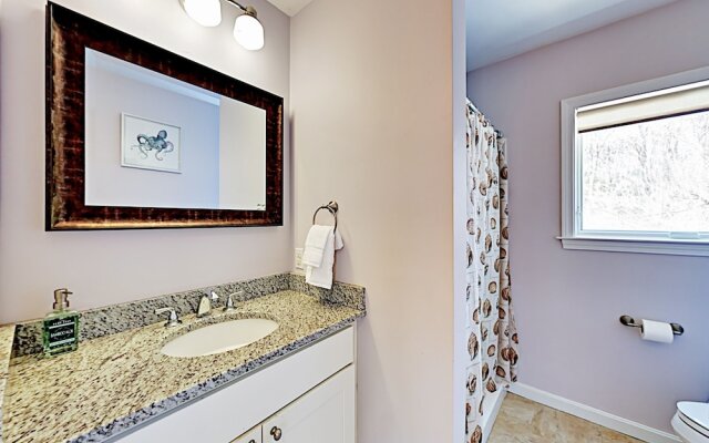 Quiet Family - 4 Br Home