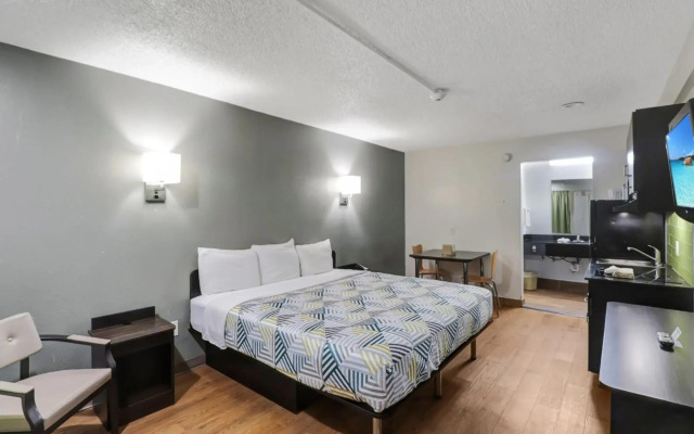 Studio 6 Bryan, TX - University Area