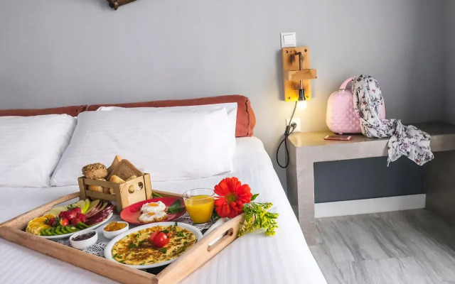 Lotus Center Apartments
