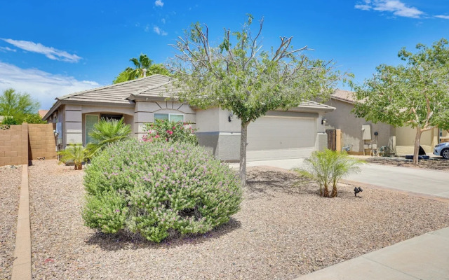 Private Pool & Patio: Home in Surprise!