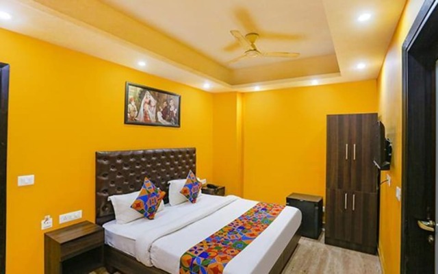 FabExpress Taj Home Stay