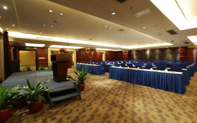 Grand Royal Hotel