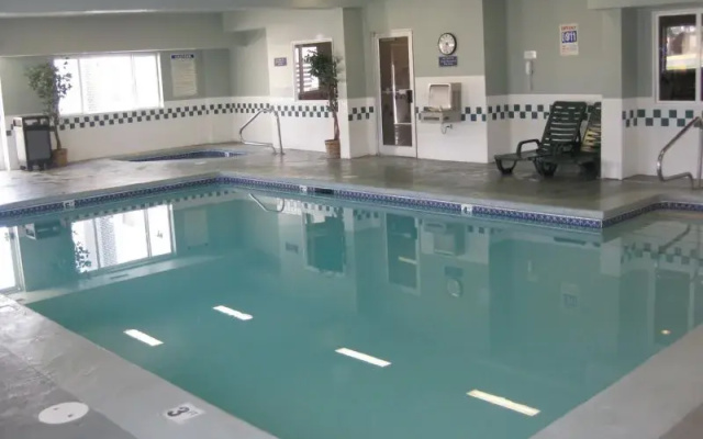 Crystal Inn Hotel & Suites - Logan