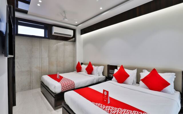 OYO 15635 Elite Rooms & Banquet