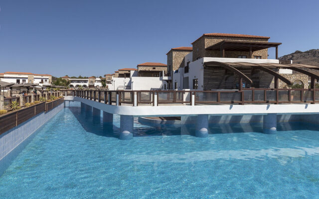 Costa Lindia Beach