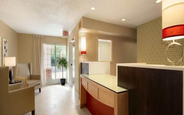 Candlewood Suites Chicago-Wheeling