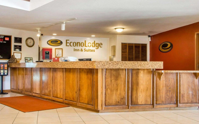 Econo Lodge Inn & Suites Stevens Point
