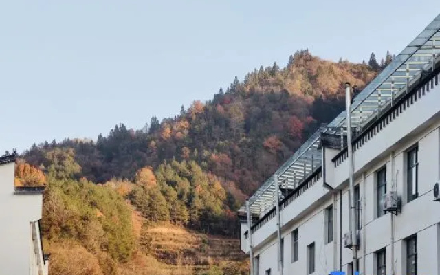 Tiantangzhai Colorful Holiday Hotel