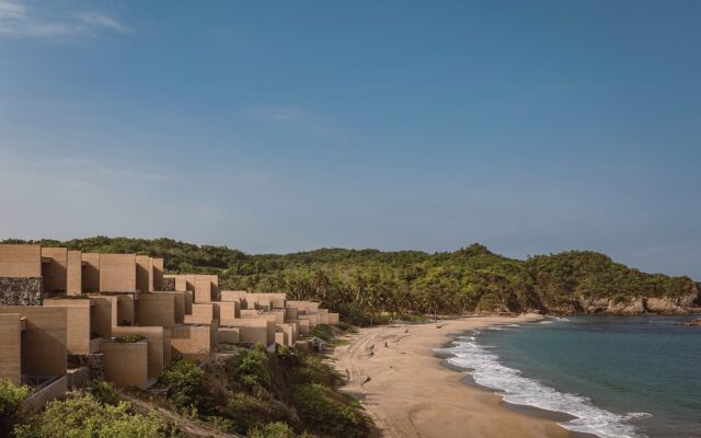 Four Seasons Resort Tamarindo