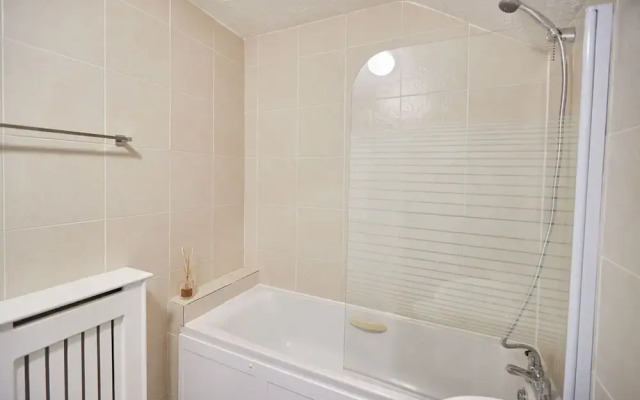 Host Stay Cosy Coastal Apartment 2