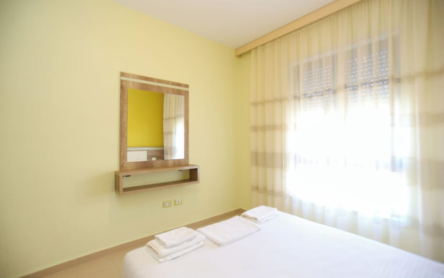 Holiday One Bedroom Sea View Apartment Vlore