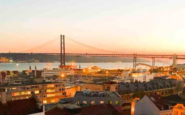 Olá Lisbon - Lapa with Panoramic View II