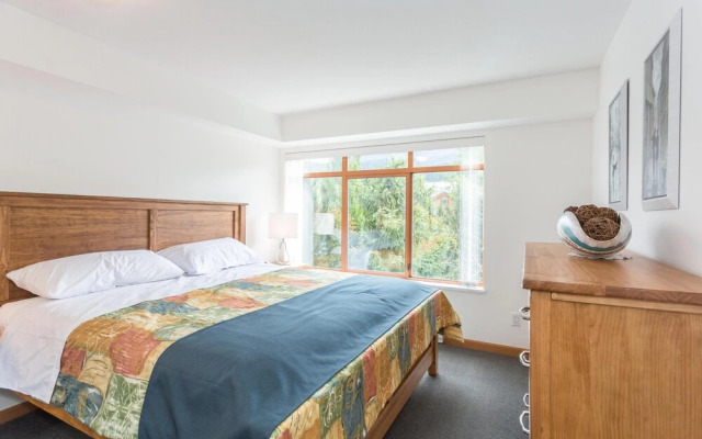 Bright and Clean, Walk Everywhere, Shared Pool and Hot Tub