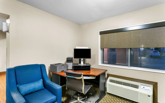 Comfort Inn Red Horse Frederick