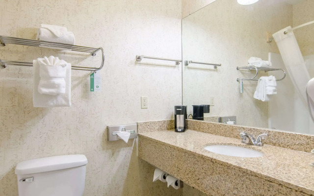 Quality Inn Junction City - Near Fort Riley