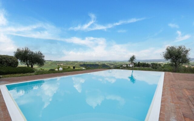 Apartment in Tuscany With Stunning Views
