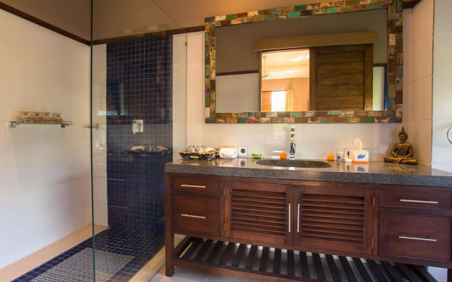 Solo Villas and Retreat