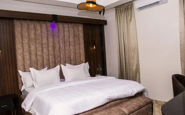 American Court Hotels