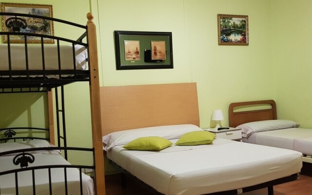 Hostal Loyola - Hostel