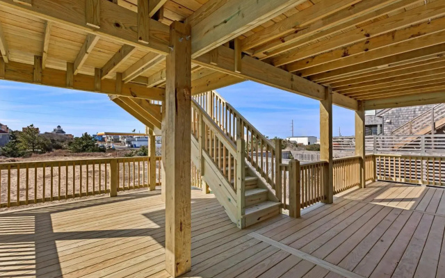 6129 Lady Jane Semi-Oceanfront
