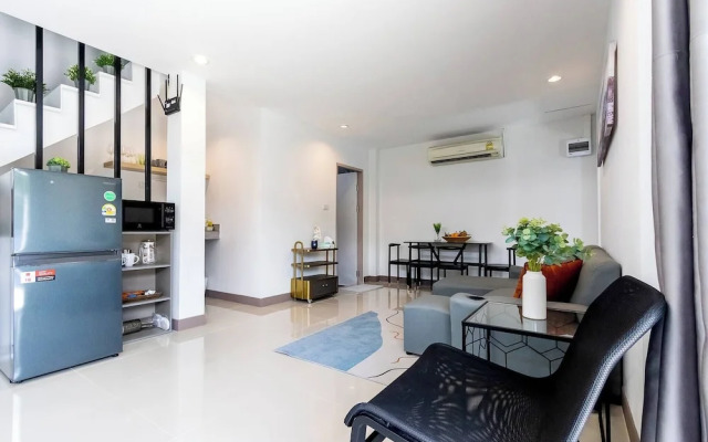 Tiny House Srinakarin At Sri Bearing Station