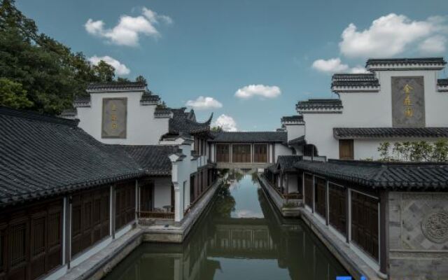 Yebo Qinhuai Water Street Hotel (Nanjing Confucius Temple)