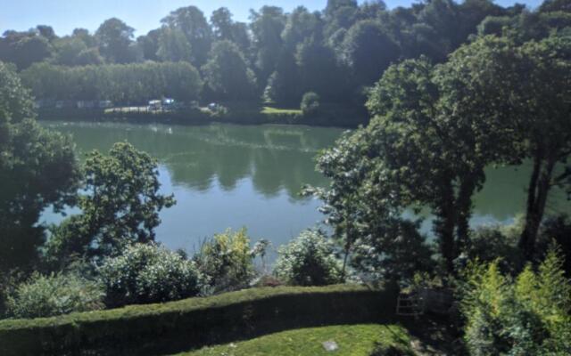 Appartement entier, vue sur rivière & cathédrale.