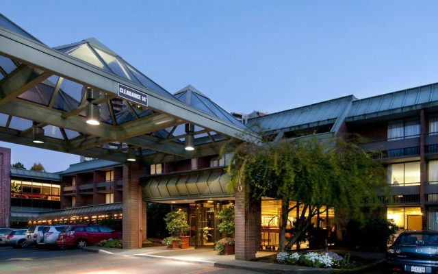University Place Hotel & Conference Center