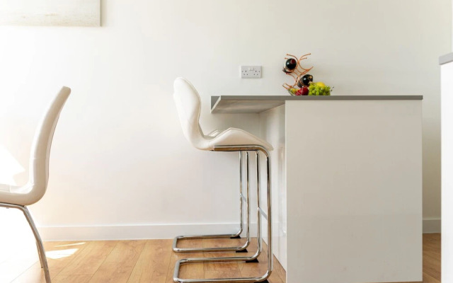 Skyvillion Tower Points - Tower Point Lovely apartment in Enfield London