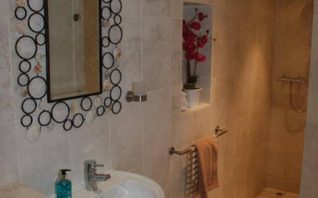 Wood Cottage Bed And Breakfast