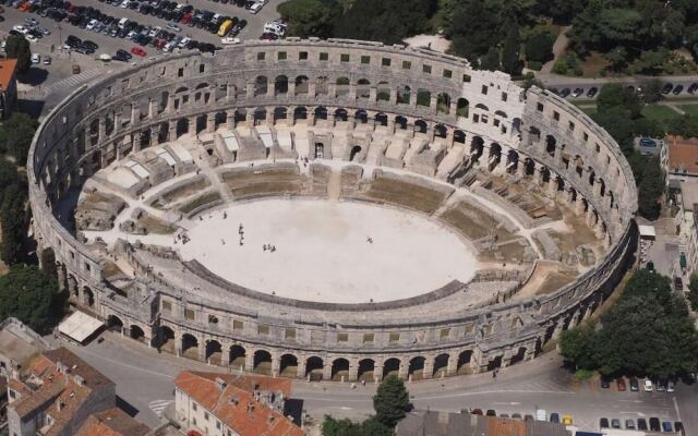 Apartment Perusko - 2 Bedroom Kitchen