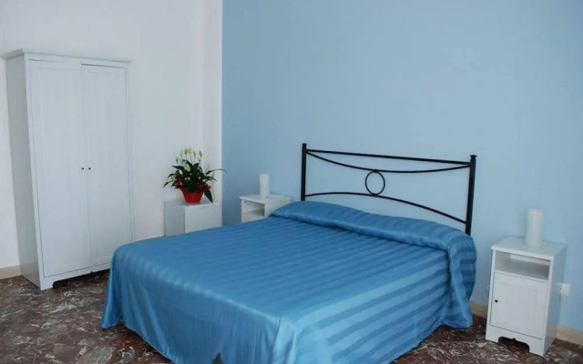 Maniel Beach Hotel