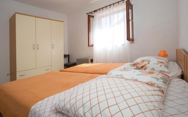 Amazing Apartment in Splitska With 2 Bedrooms and Wifi