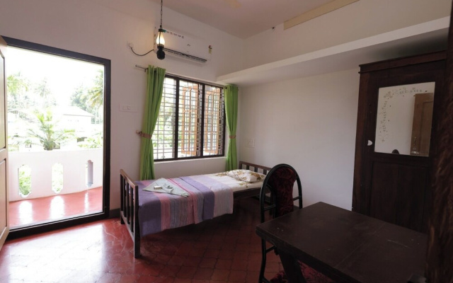 Taaraa Loca - Yoga Spiritual n Dorms