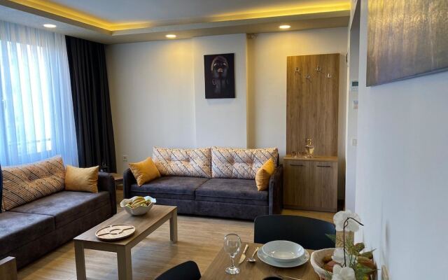 Golden World Suite Hotel