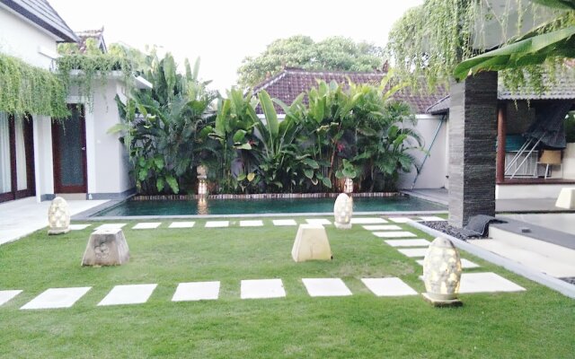 Gathering With 5 Bedroom Center House Villa