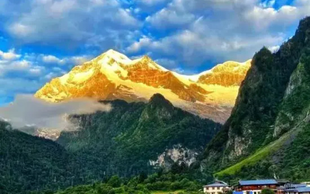 Deqin Moshang Huakai Boutique B&B