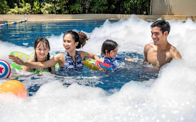 Courtyard Phuket at Surin Beach