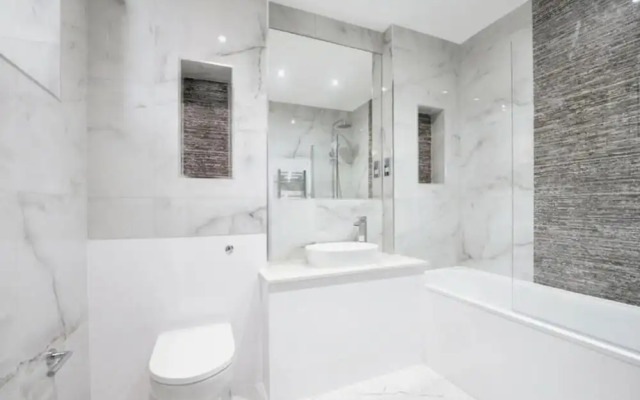 Stunning 2-bed Apartment in Barking