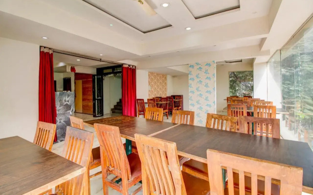 Oyo Flagship 805380 Gandharva Lodging