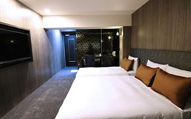 101-s HOTEL
