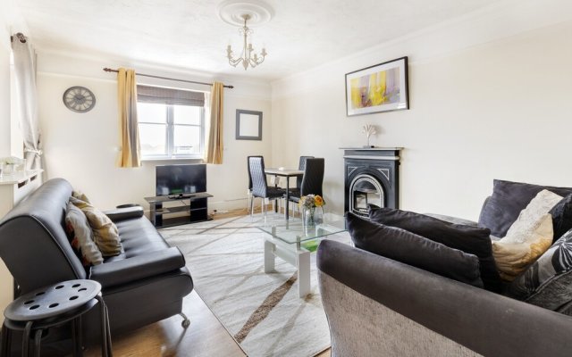 Stunning 2-bed Apartment in Grays