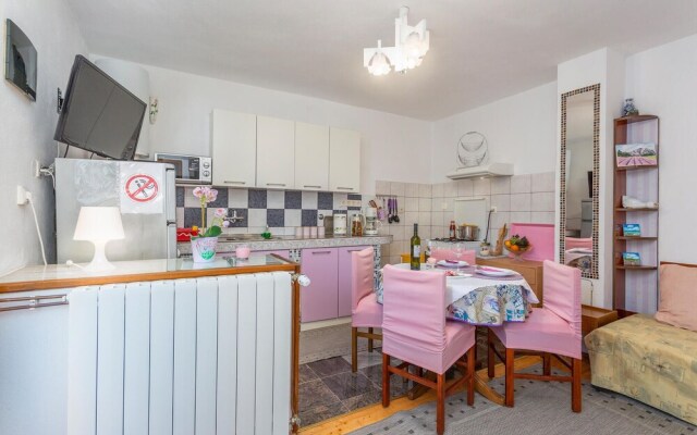Amazing Home in Silo With Wifi and 1 Bedrooms