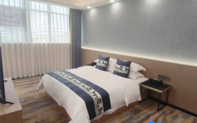 Moon Lake Bay Hotel
