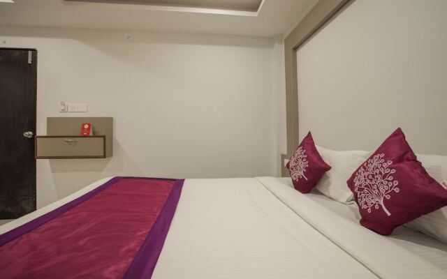 OYO 9719 Hotel Relax Inn