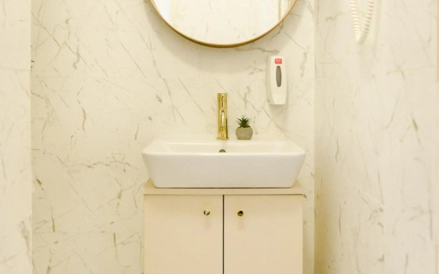 TROPICAL FEEL. 2BR Apt at Sala Palatului