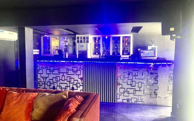 Rush Lagos Hotel Suites And Launge