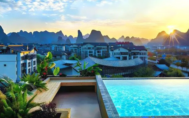 Biyuanting Light-Luxury Hotel ( Yulong River Lansheng Bridge Wharf Branch, Yangshuo) – Pool – Guilin