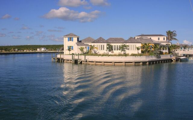 The Sandpiper Inn & Cottages